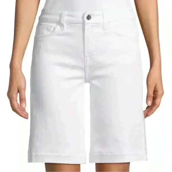 7 For All Mankind Pants - Jen7 Sculpting Bermuda Jean Shorts in White with Gold Buckle. Size 0. NWT!